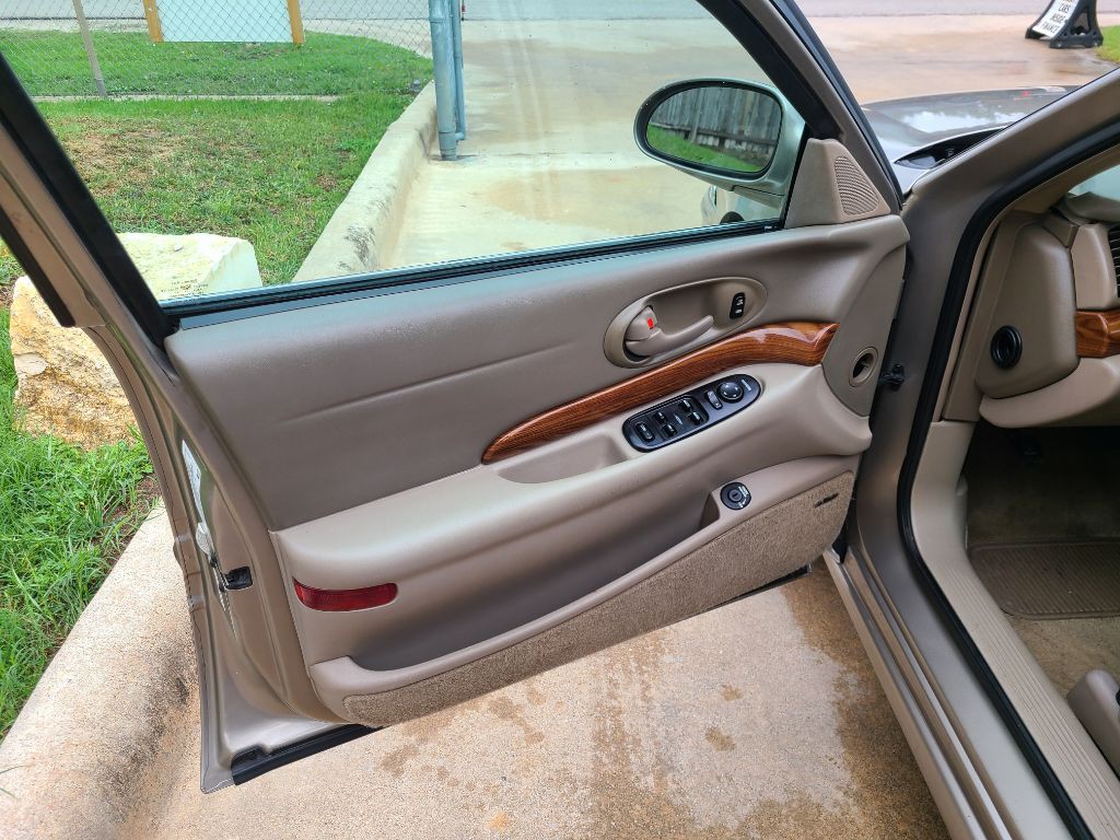 2002 Buick LeSabre Image 9