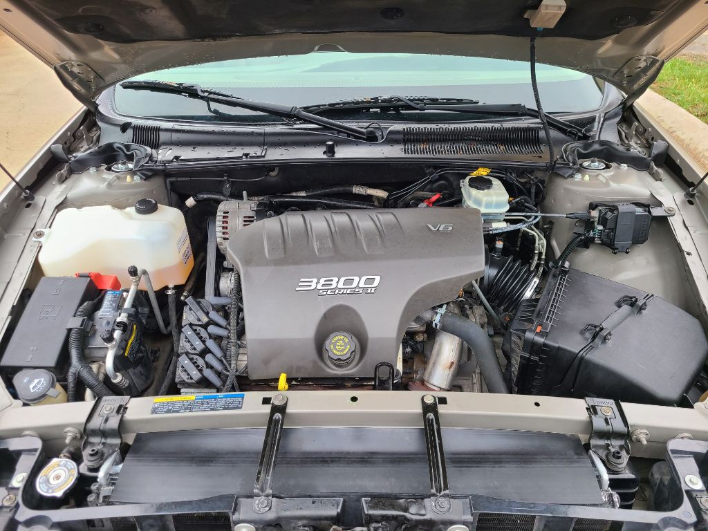 2002 Buick LeSabre Image 16