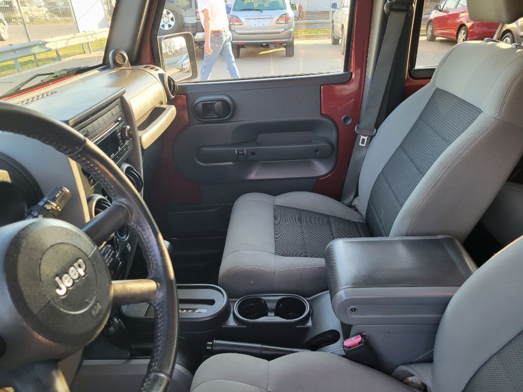 2010 Jeep Wrangler Unlimited Image 8
