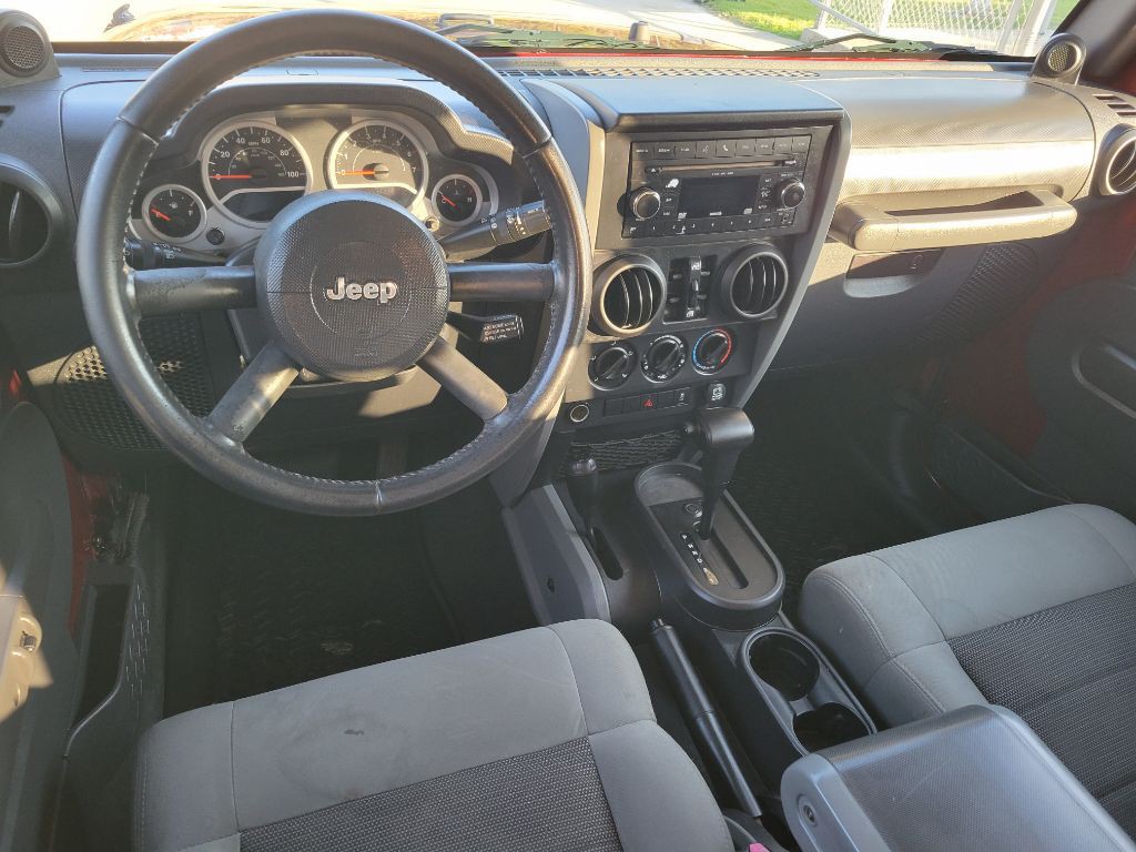 2010 Jeep Wrangler Unlimited Image 11