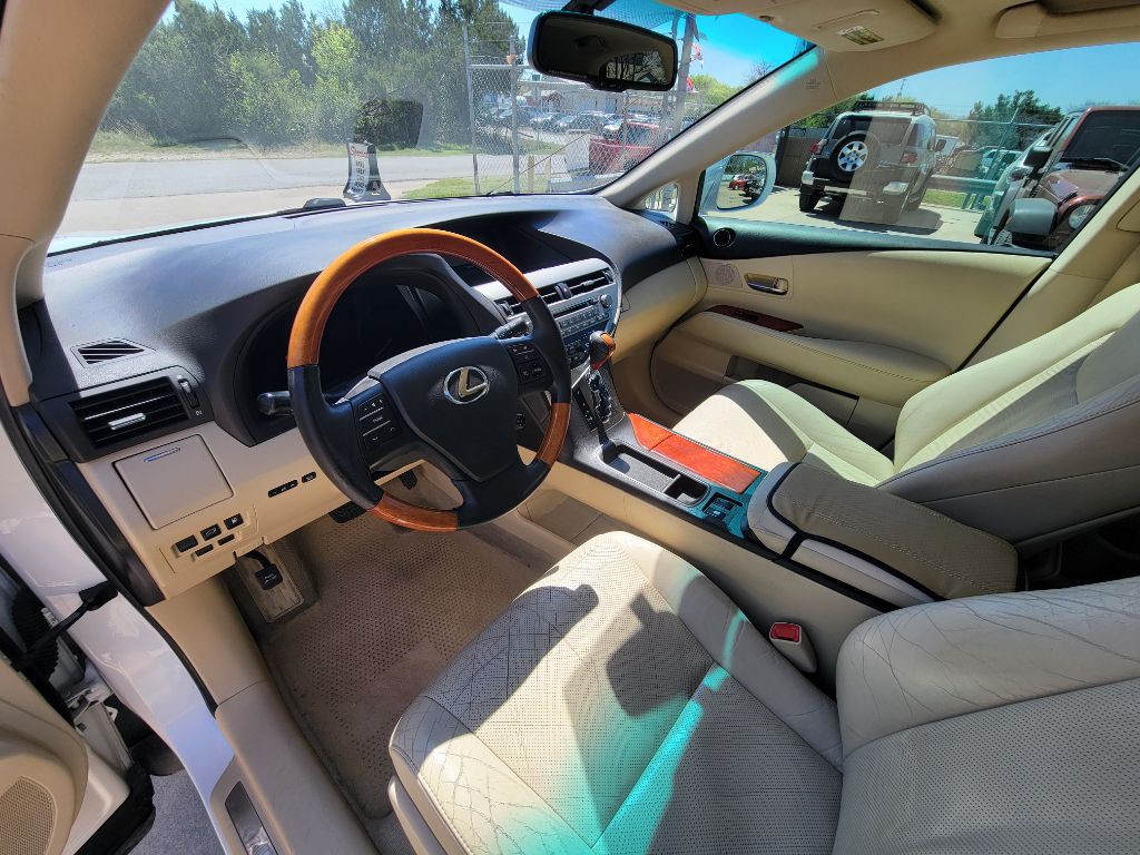 2010 Lexus RX Image 11