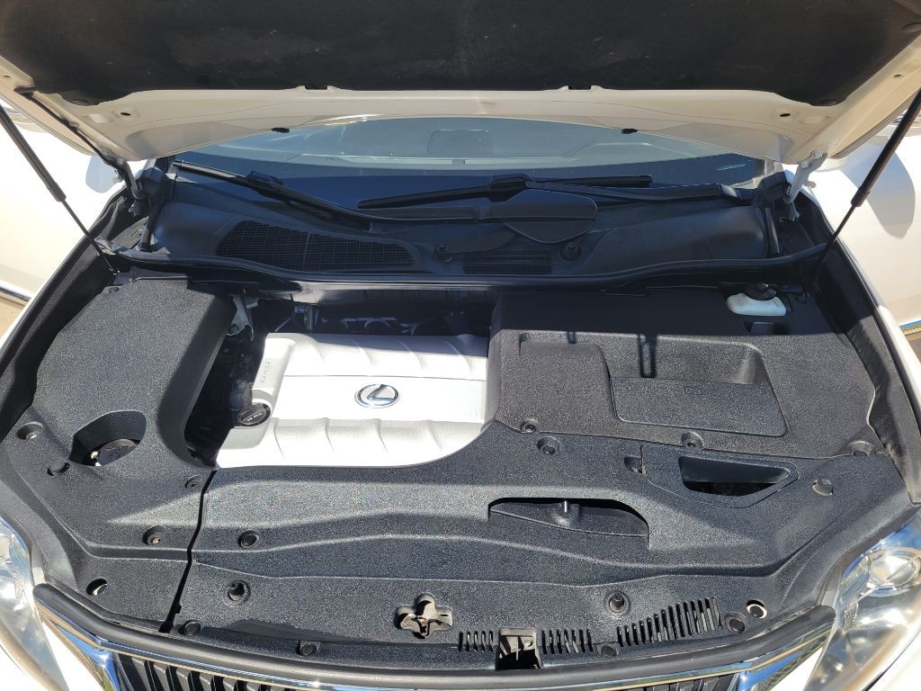 2010 Lexus RX Image 16