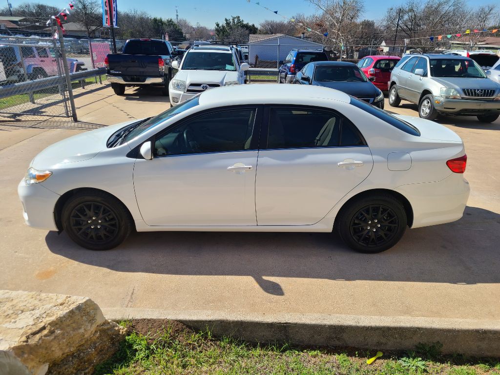 2013 Toyota Corolla Image 6