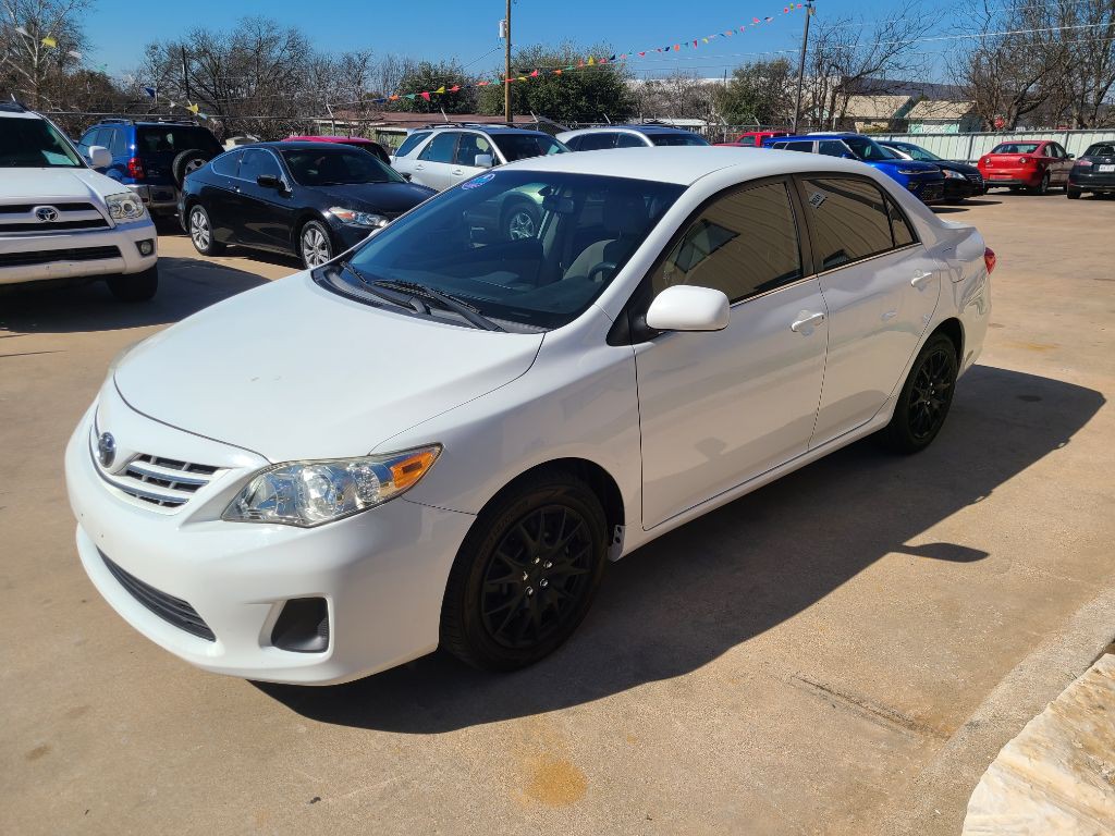 2013 Toyota Corolla Image 7