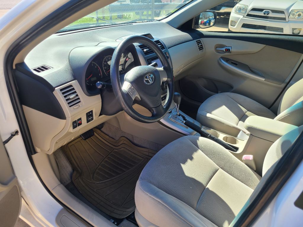 2013 Toyota Corolla Image 10