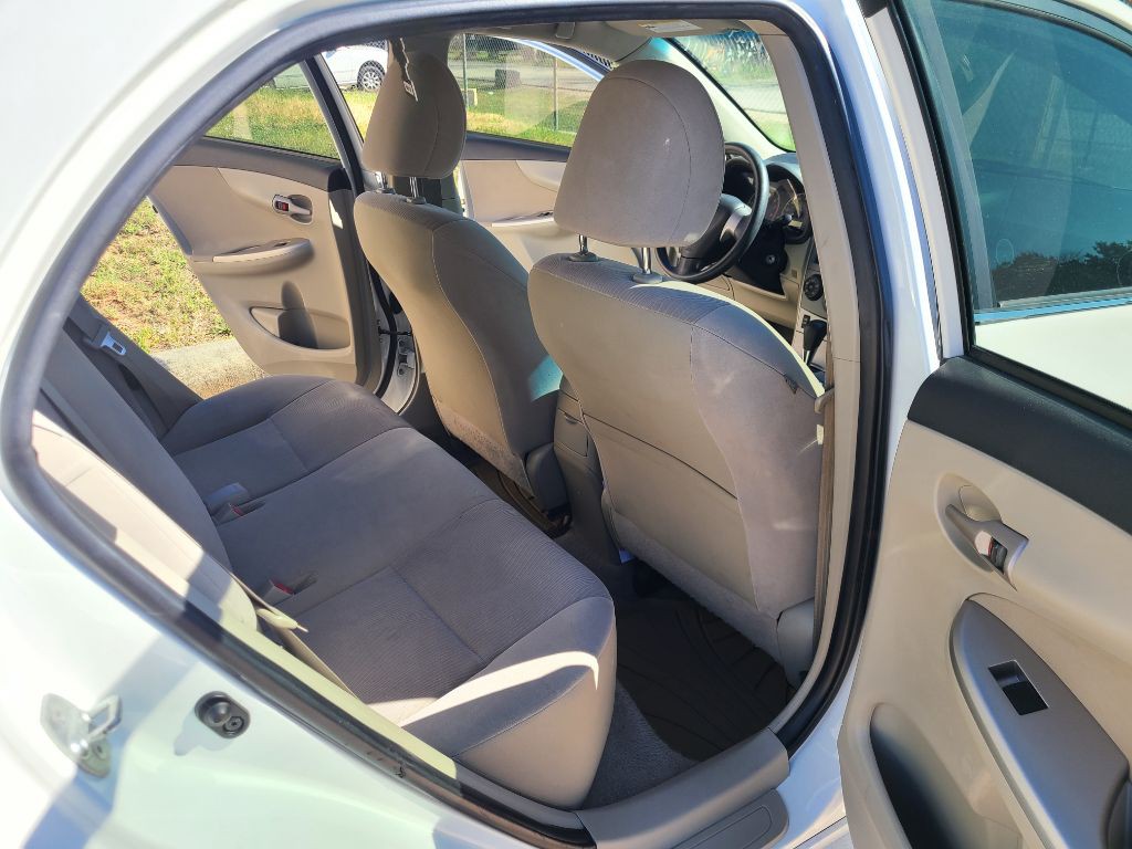 2013 Toyota Corolla Image 13