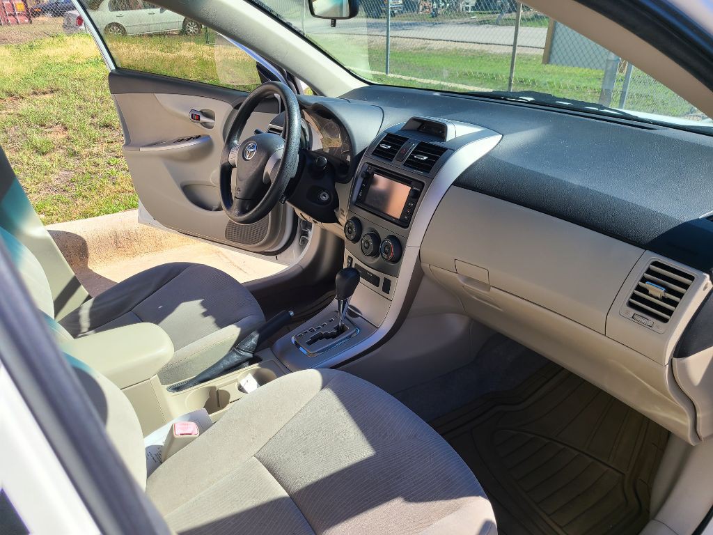 2013 Toyota Corolla Image 14