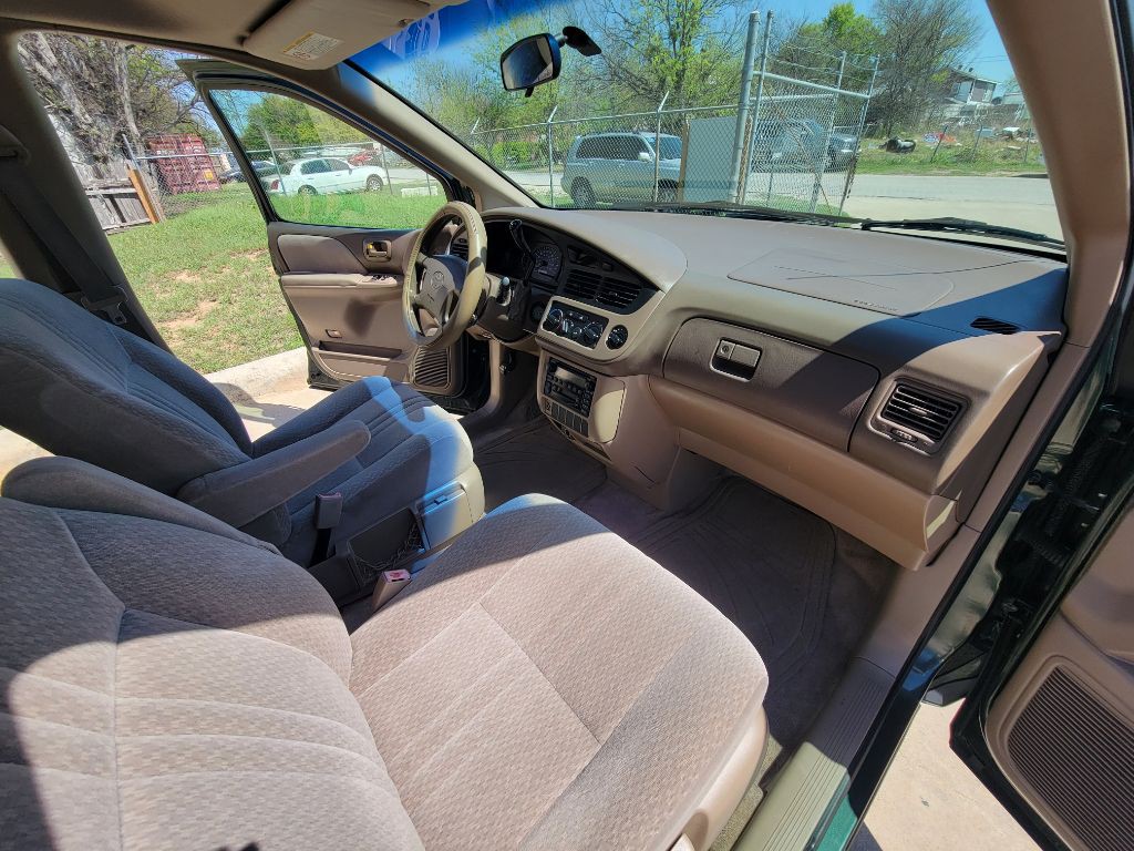 2003 Toyota Sienna Image 14