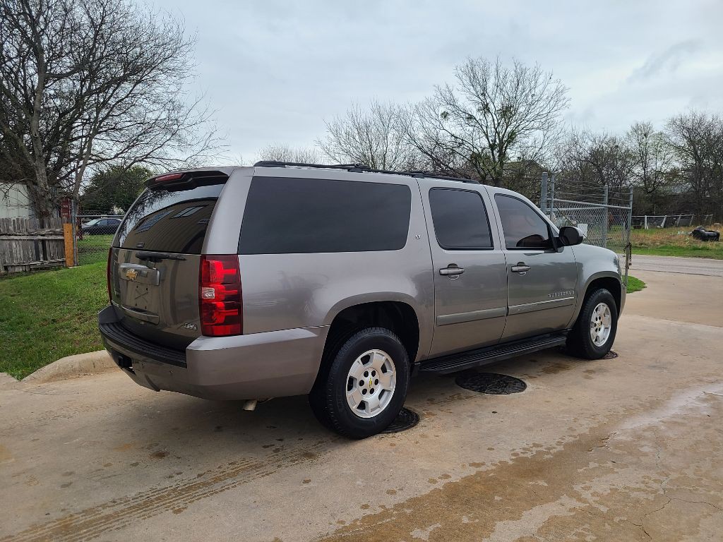 2008 Chevrolet Suburban Image 3