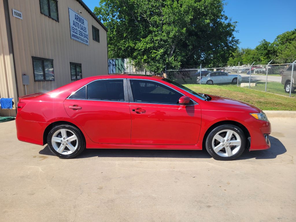 2012 Toyota Camry Image 2