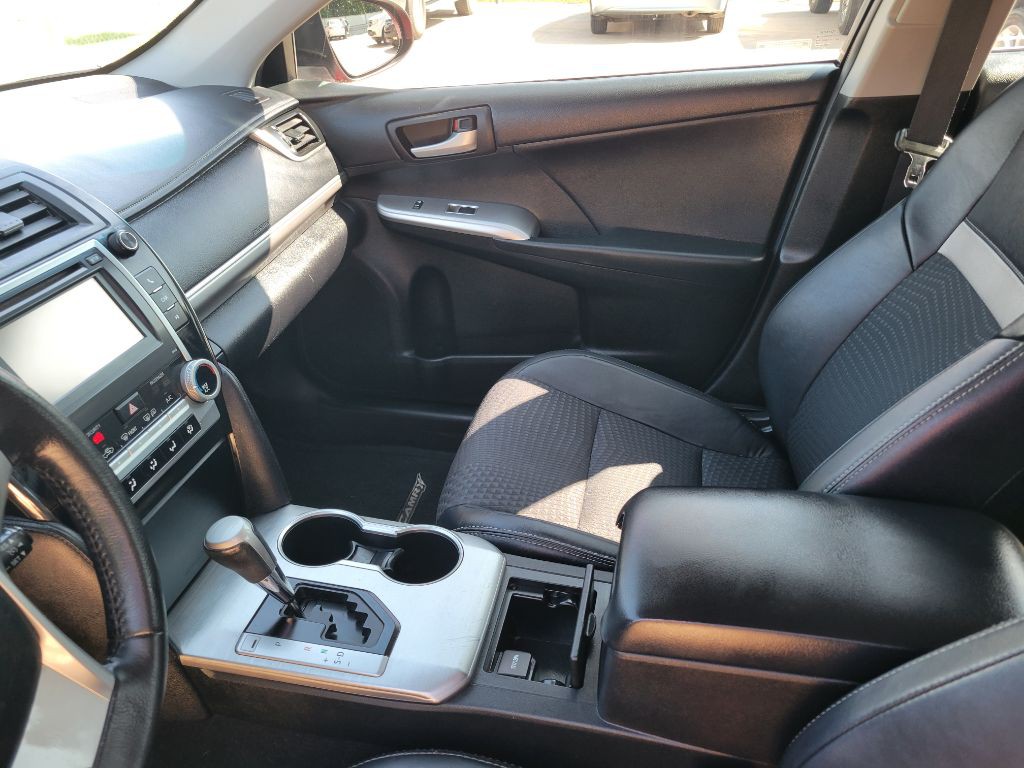 2012 Toyota Camry Image 10