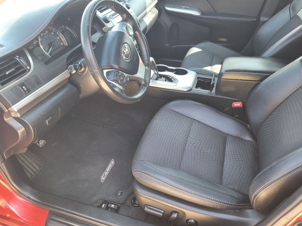 2012 Toyota Camry Image 11
