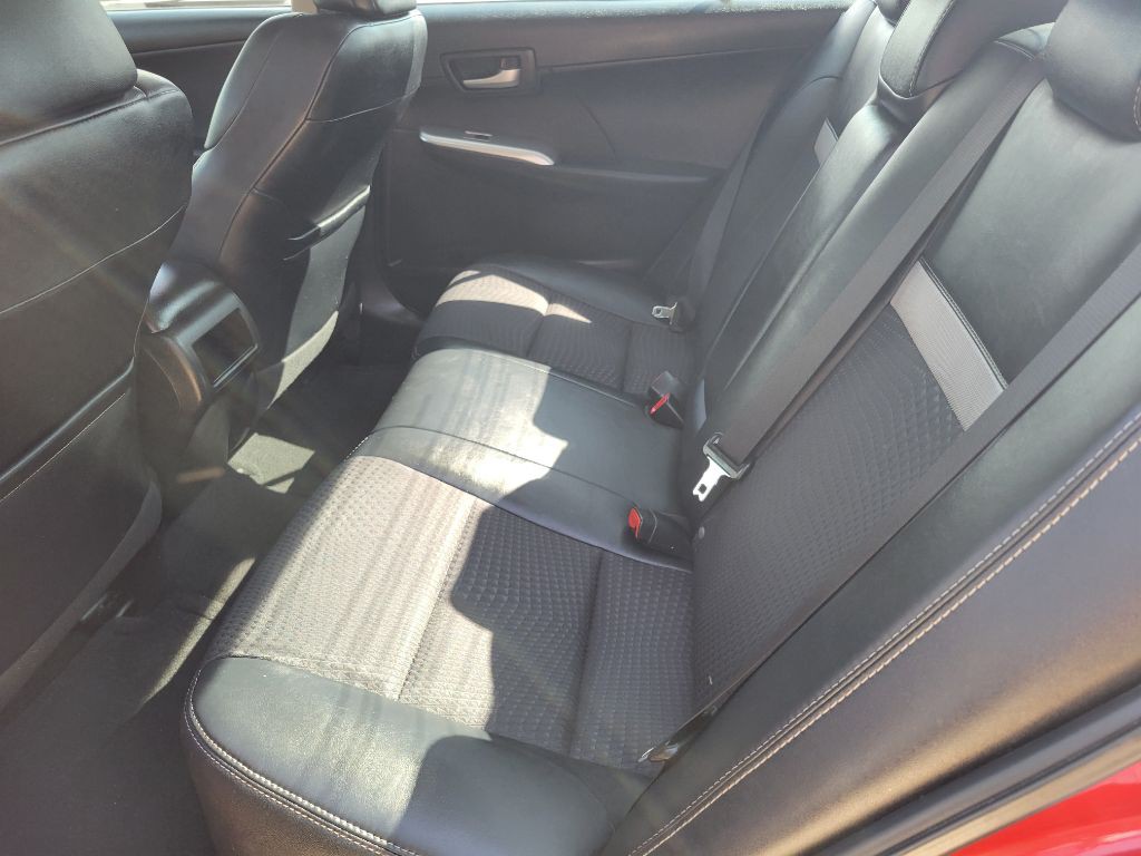 2012 Toyota Camry Image 12