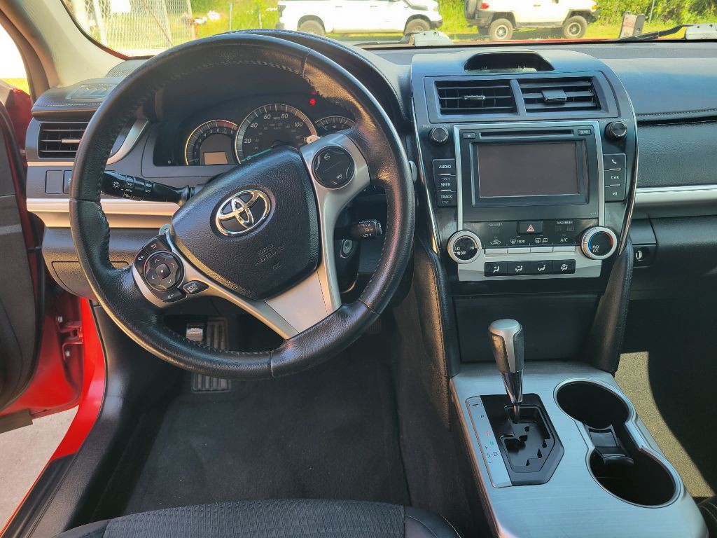 2012 Toyota Camry Image 13