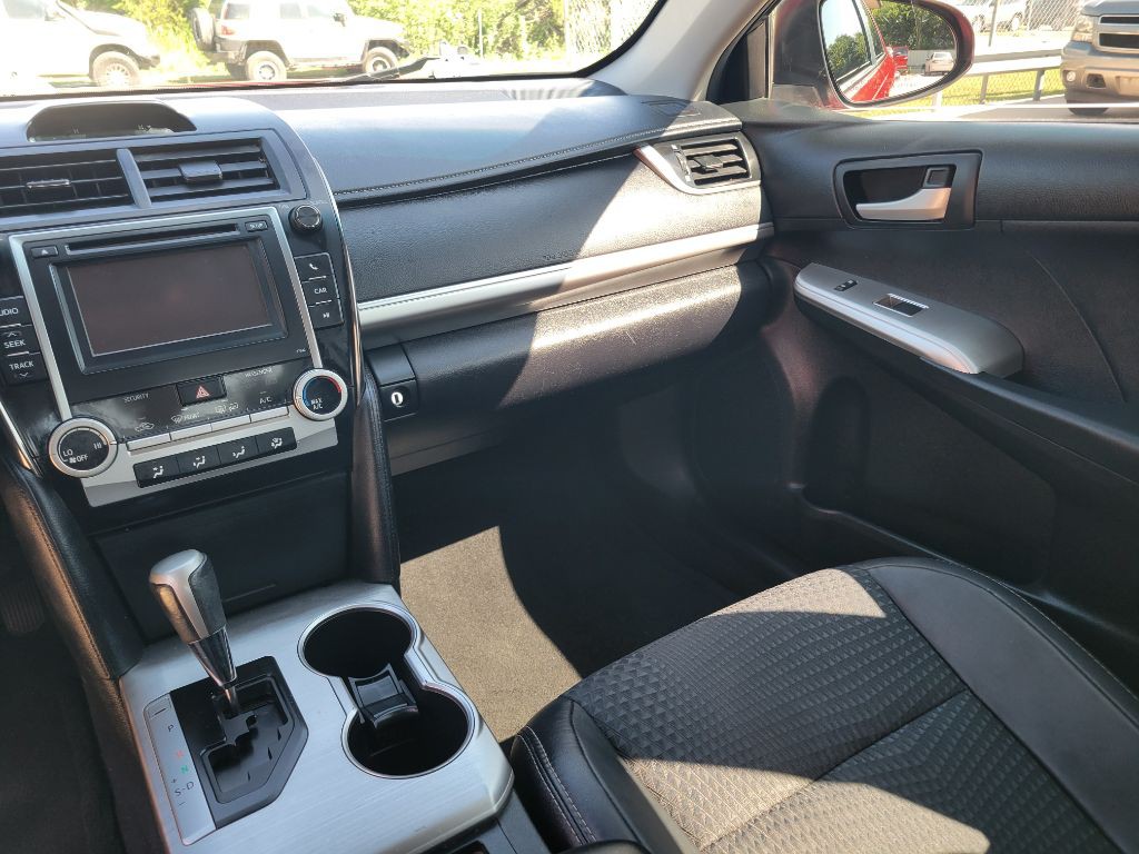 2012 Toyota Camry Image 14