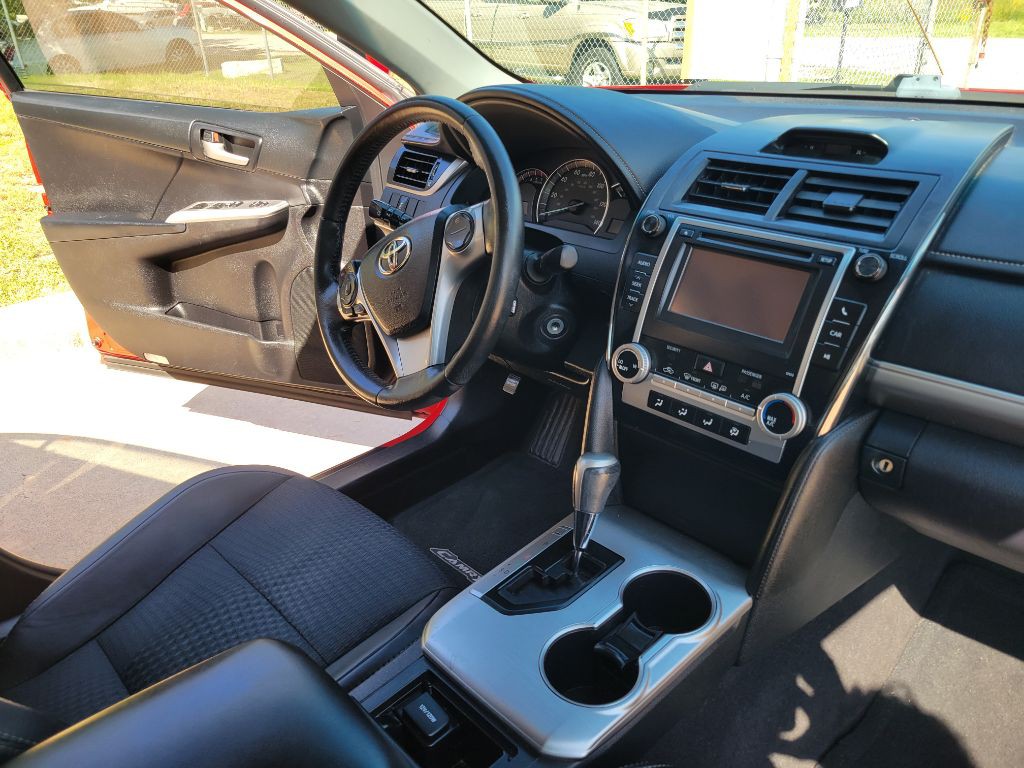 2012 Toyota Camry Image 15