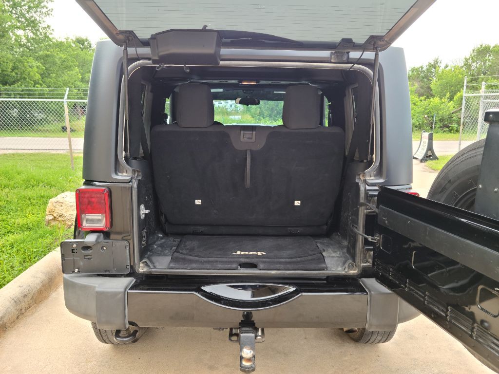 2014 Jeep Wrangler Image 11