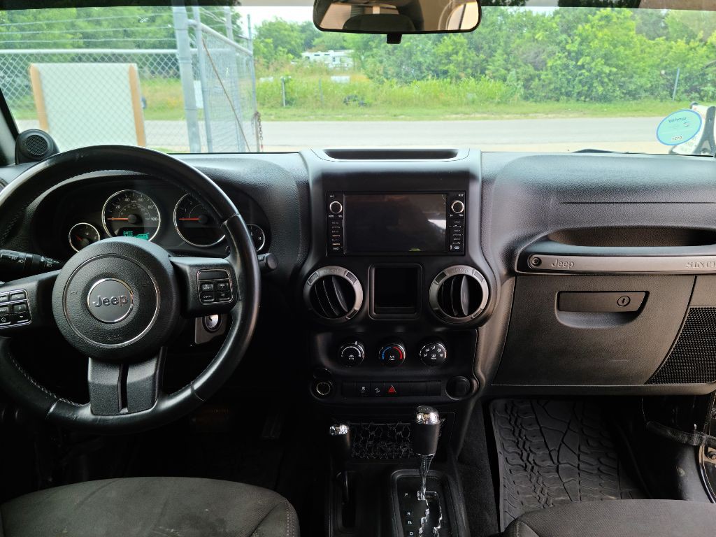 2014 Jeep Wrangler Image 16