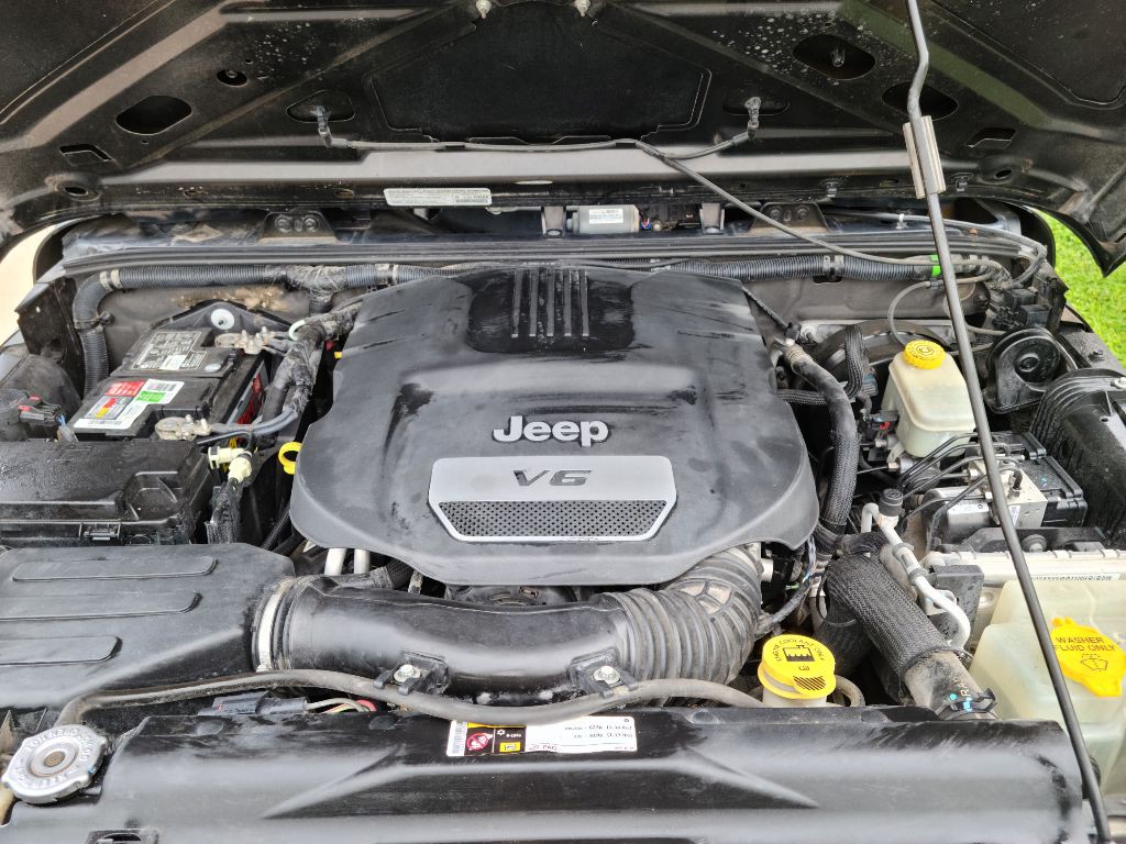 2014 Jeep Wrangler Image 17