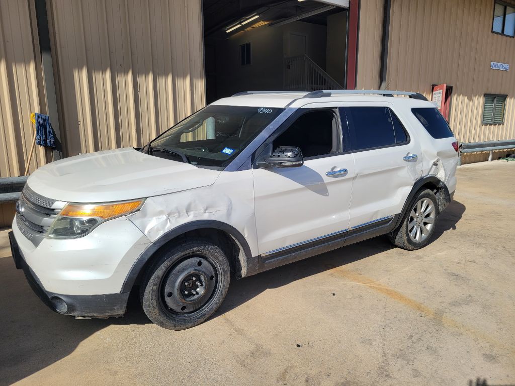 2013 Ford Explorer Image 2