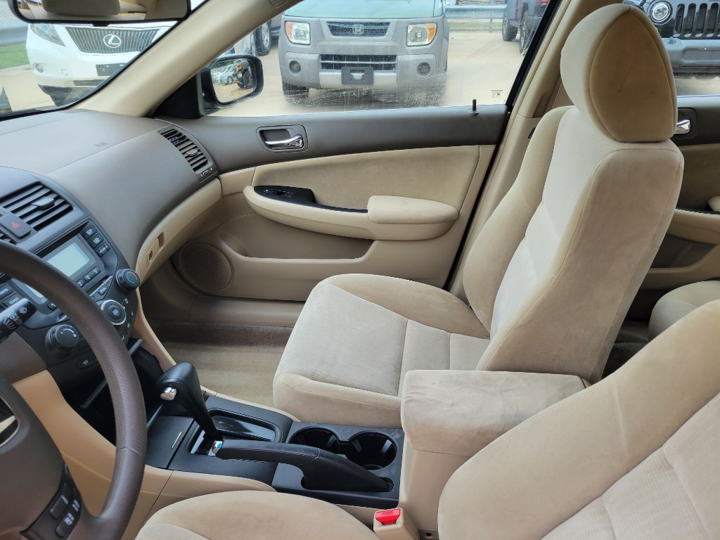 2005 Honda Accord Image 9