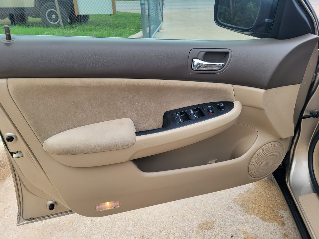 2005 Honda Accord Image 11