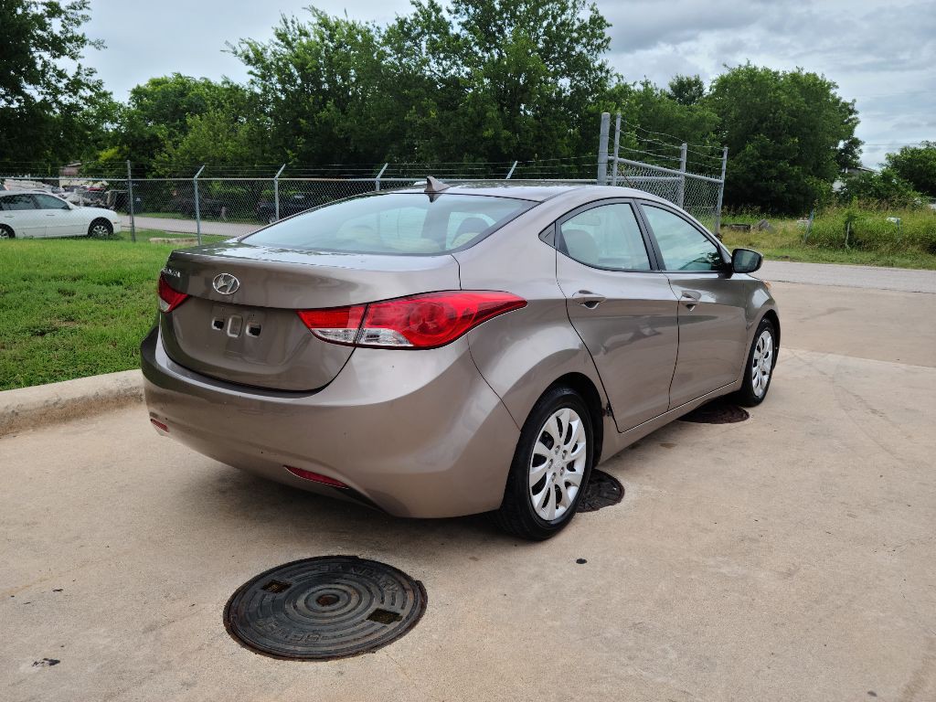 2012 Hyundai Elantra Image 3