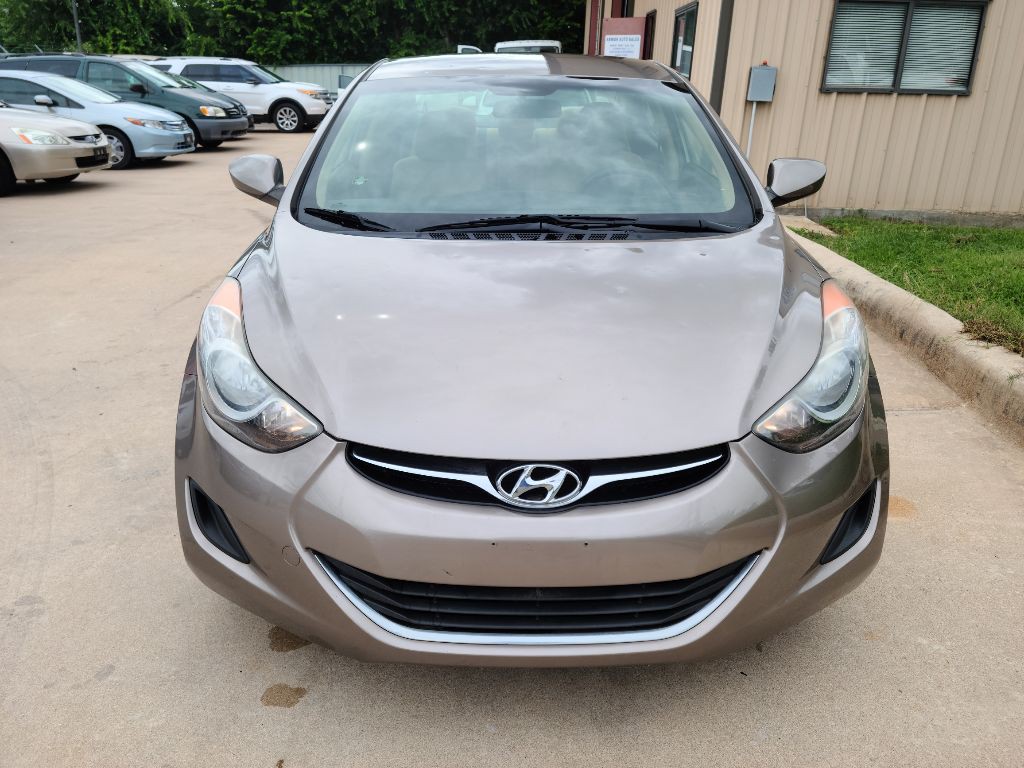 2012 Hyundai Elantra Image 8