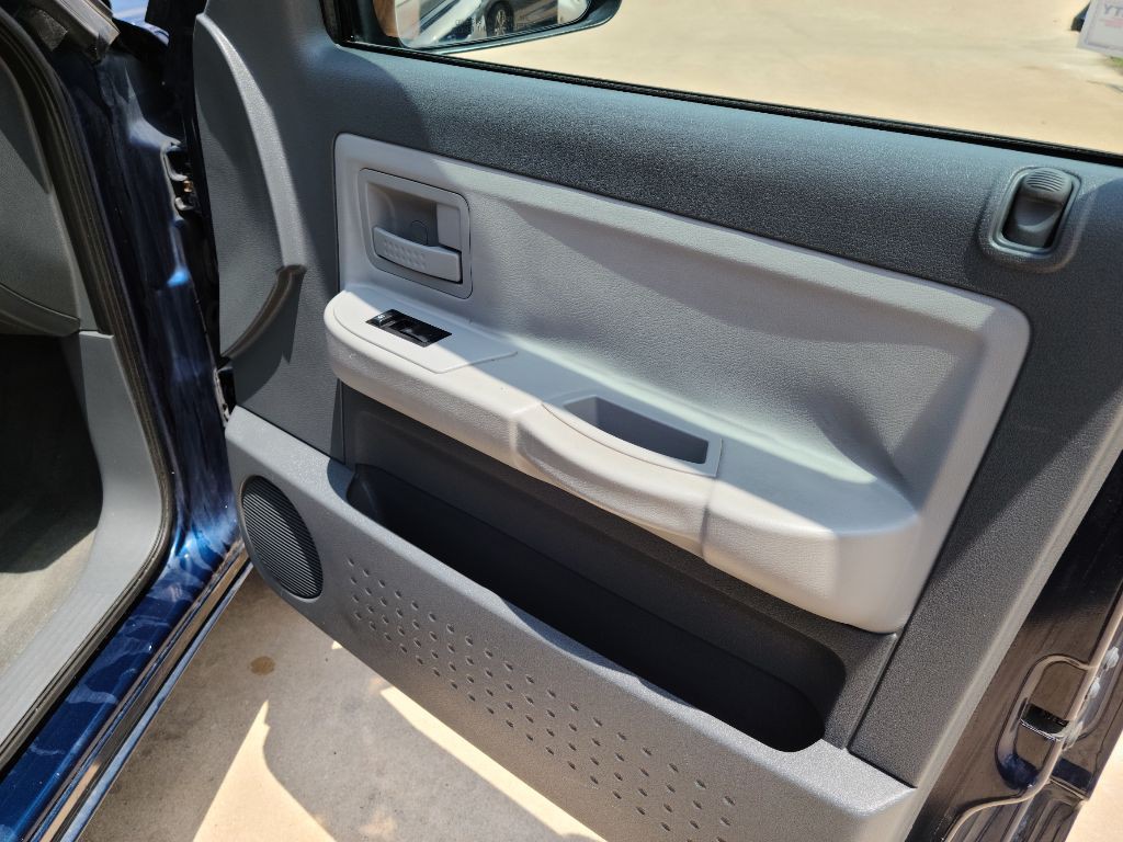 2005 Dodge Dakota Image 16