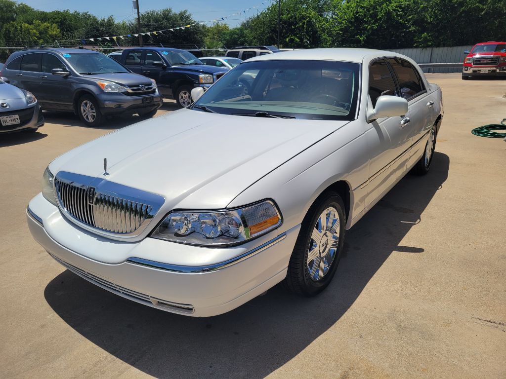 2003 Lincoln Town Car Image 8