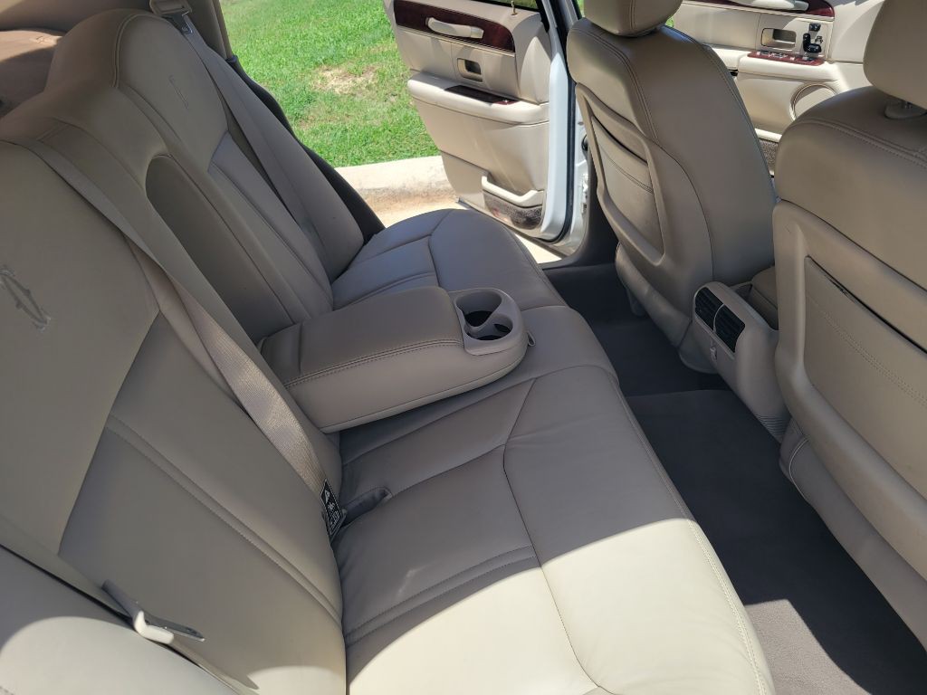 2003 Lincoln Town Car Image 15