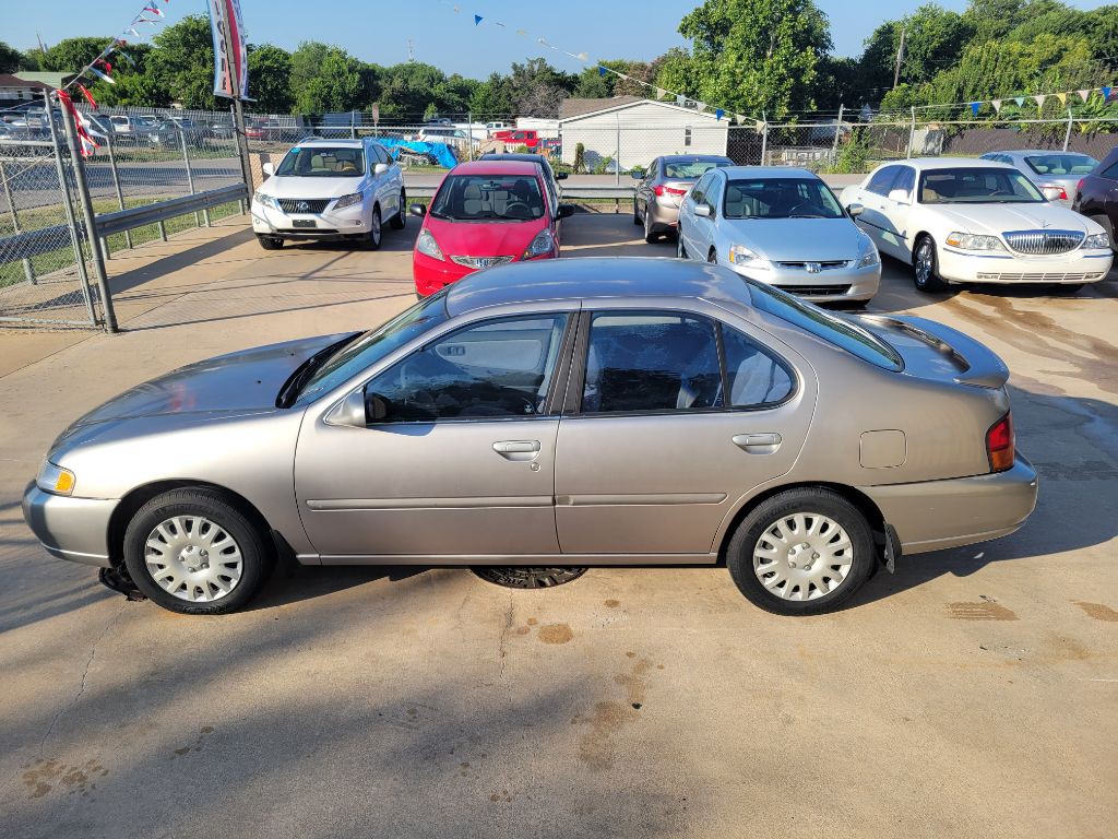 1999 Nissan Altima Image 6