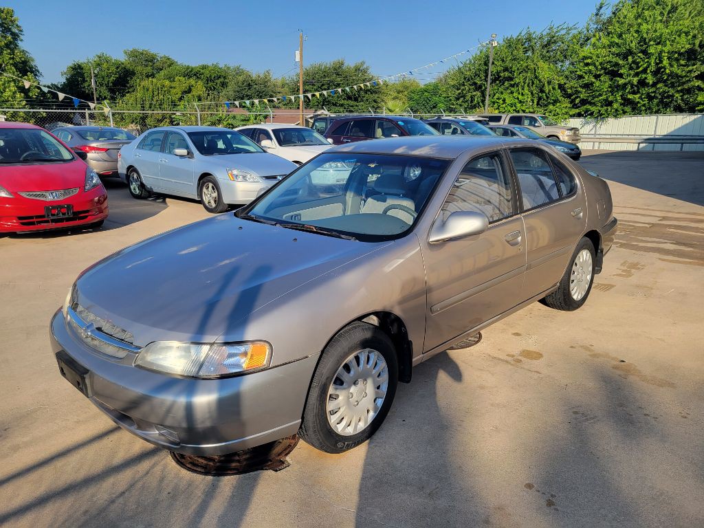 1999 Nissan Altima Image 7