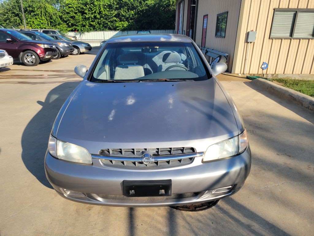 1999 Nissan Altima Image 8