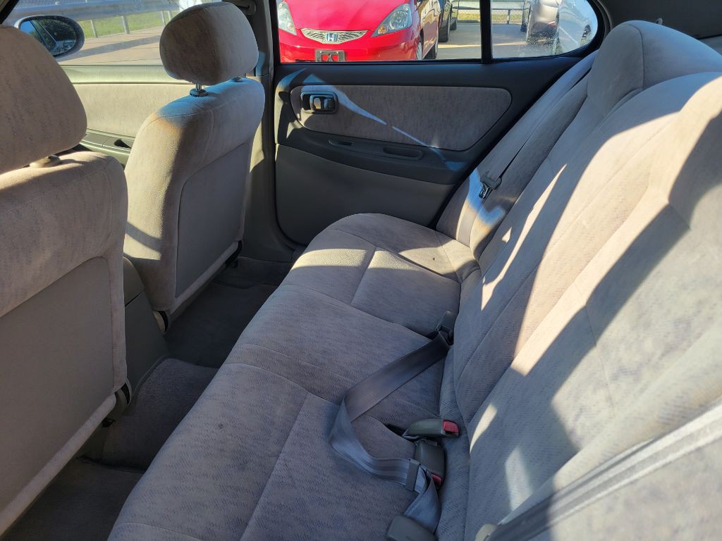 1999 Nissan Altima Image 11