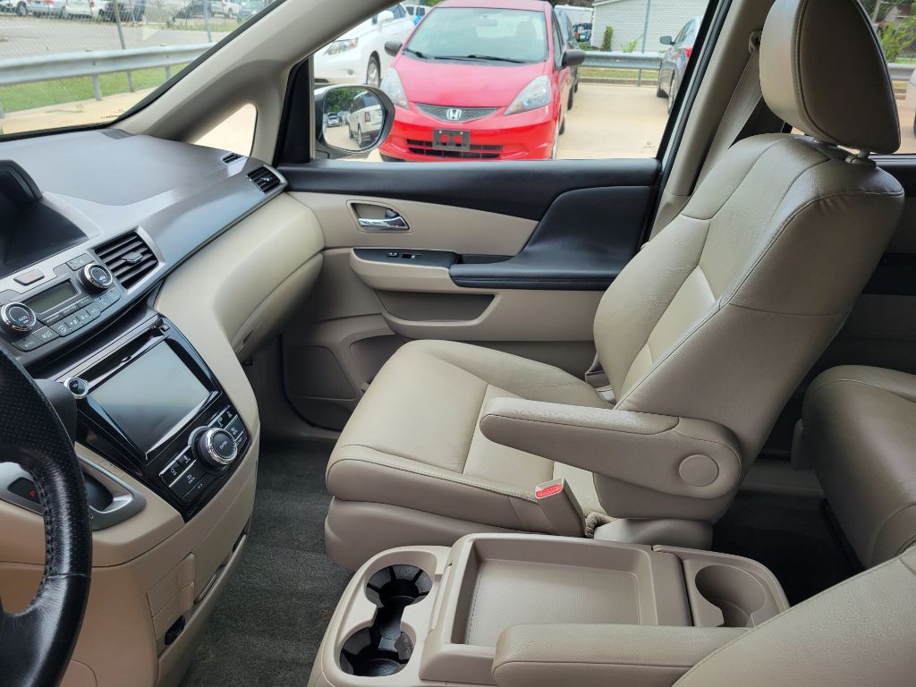 2015 Honda Odyssey Image 9