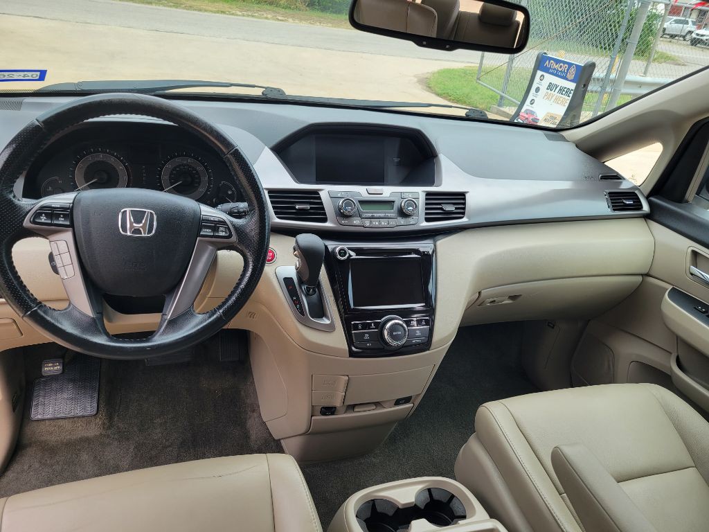 2015 Honda Odyssey Image 11