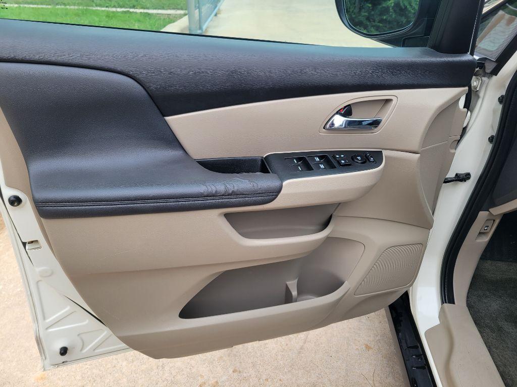 2015 Honda Odyssey Image 12