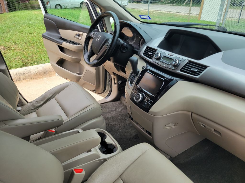 2015 Honda Odyssey Image 14