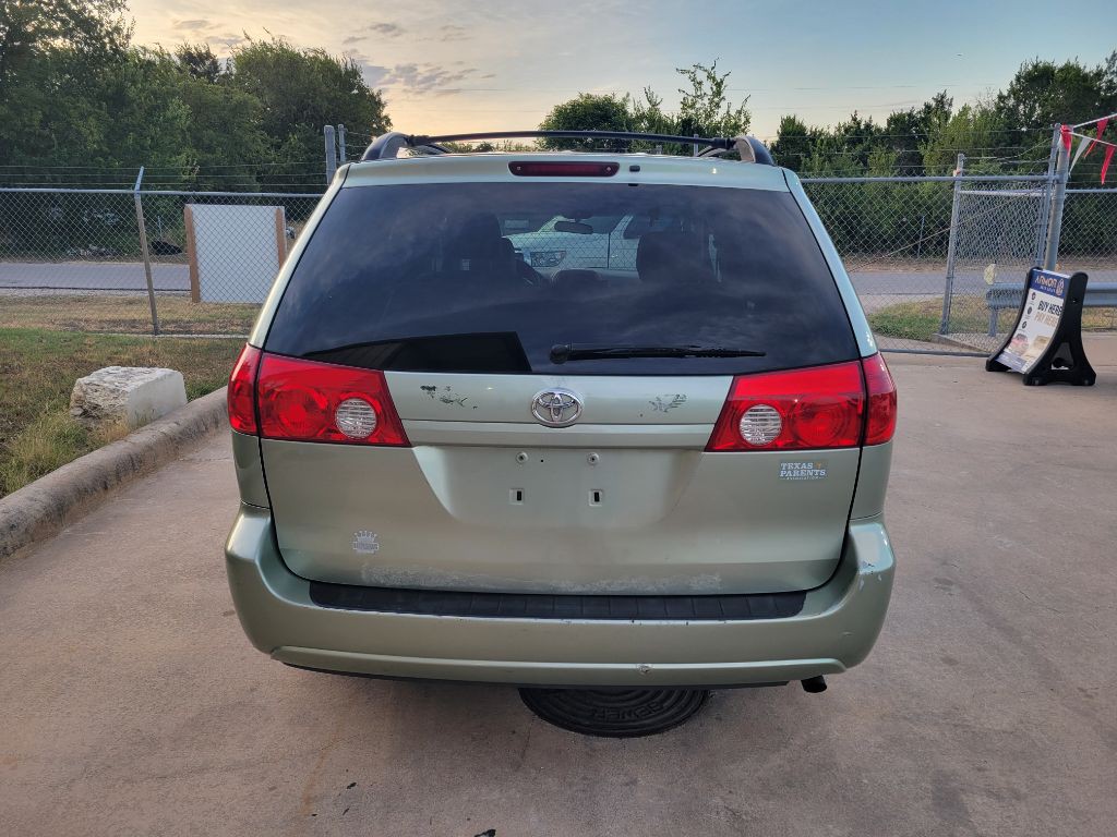 2007 Toyota Sienna Image 3