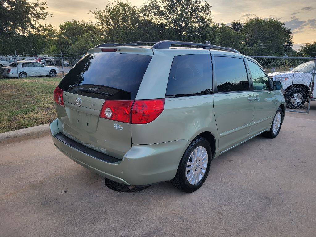 2007 Toyota Sienna Image 4