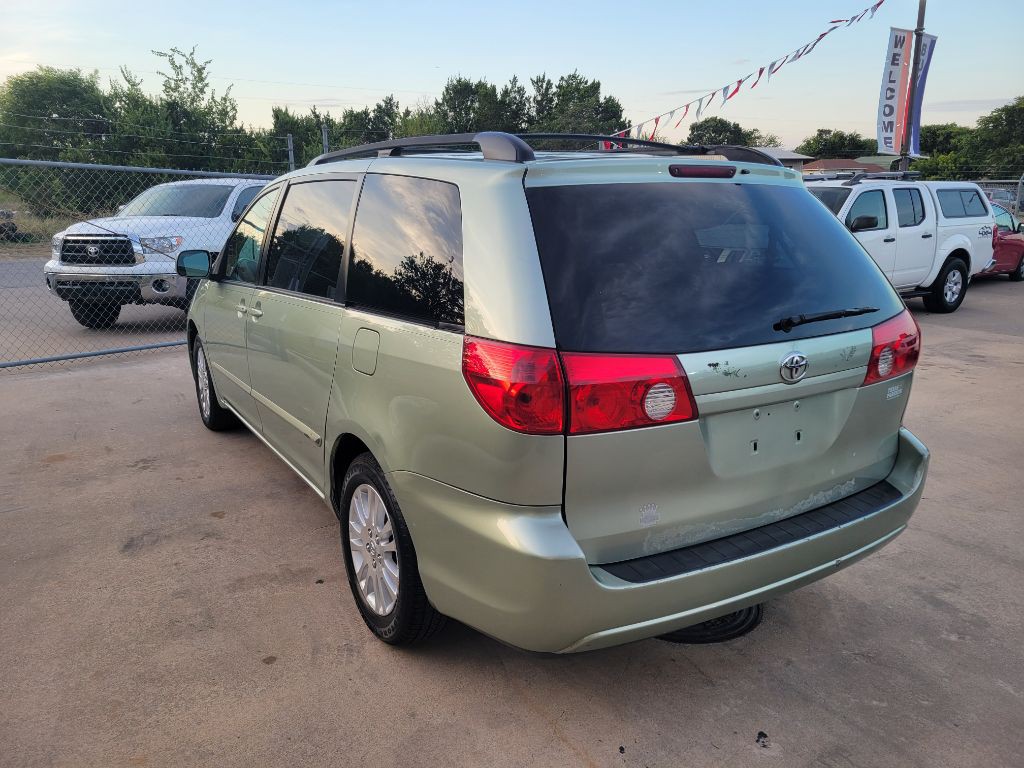 2007 Toyota Sienna Image 6