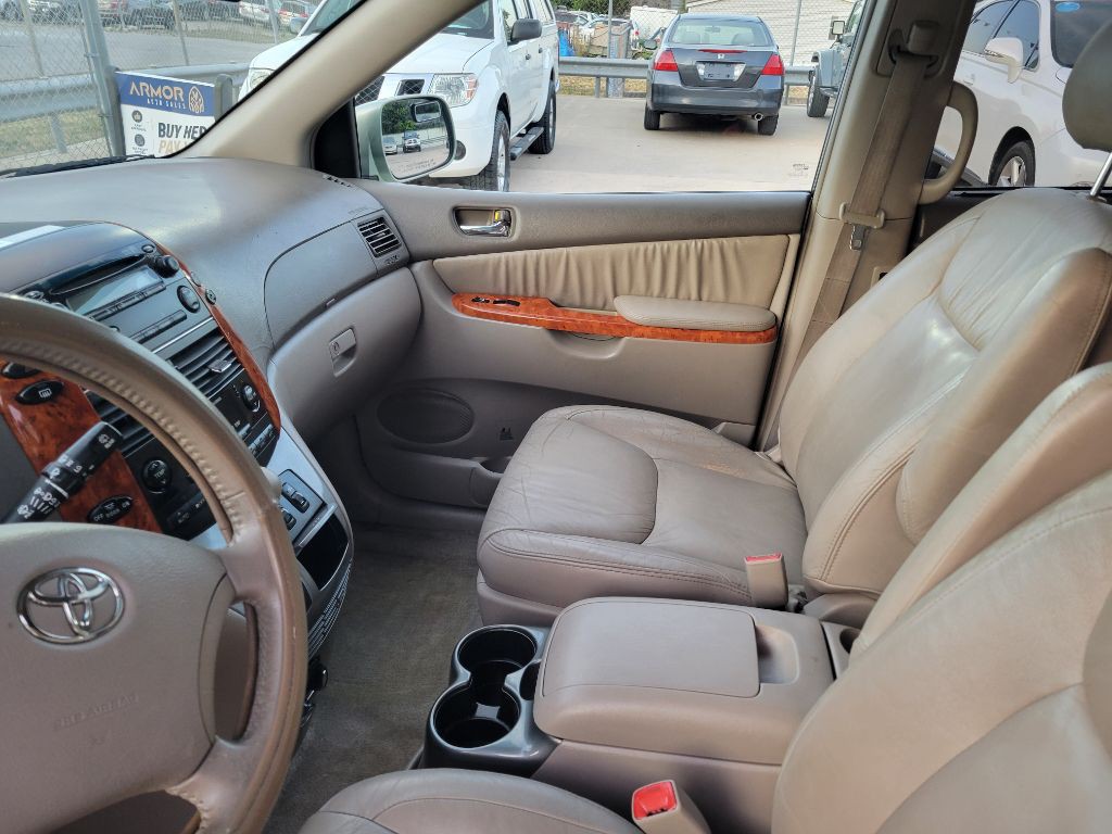 2007 Toyota Sienna Image 10