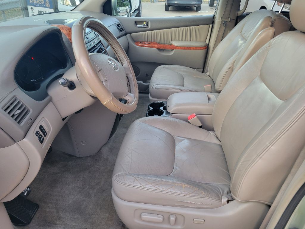 2007 Toyota Sienna Image 11