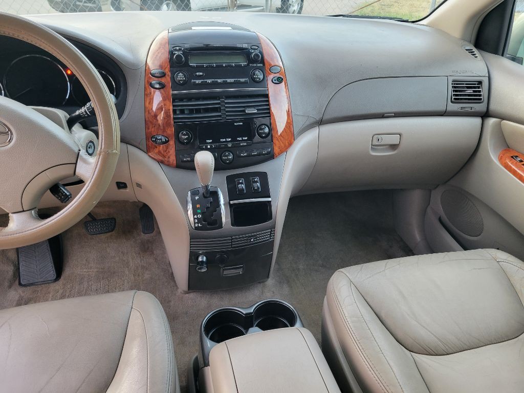 2007 Toyota Sienna Image 13