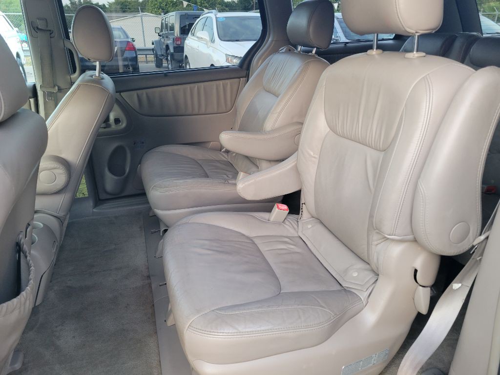 2007 Toyota Sienna Image 14