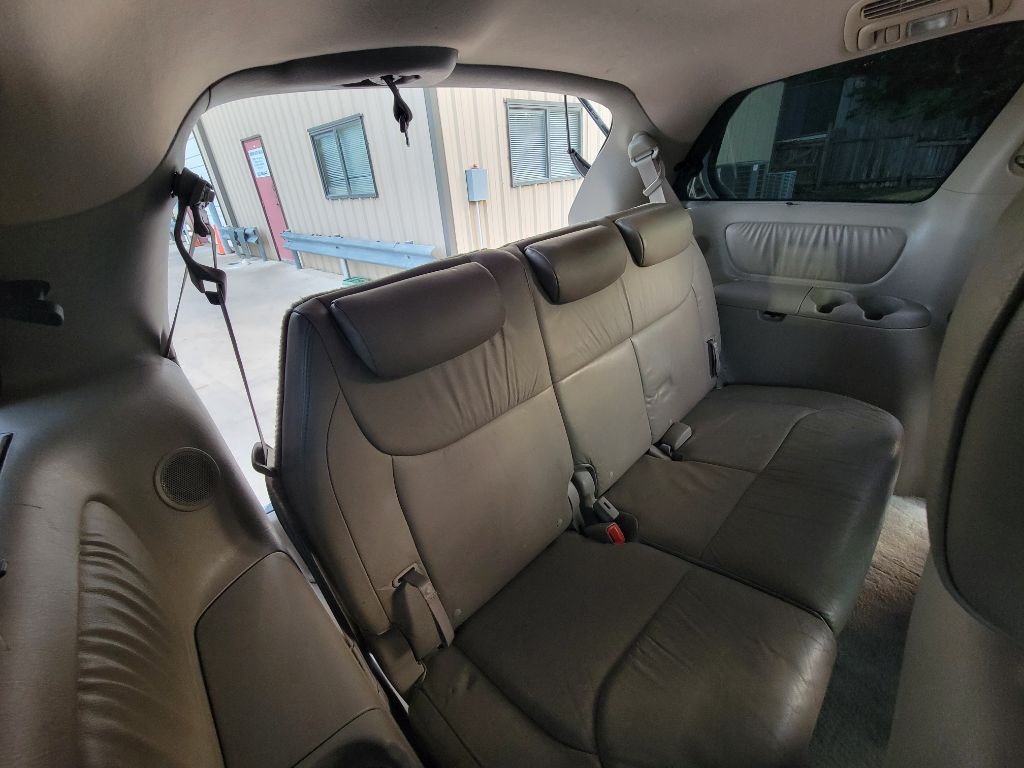 2007 Toyota Sienna Image 17