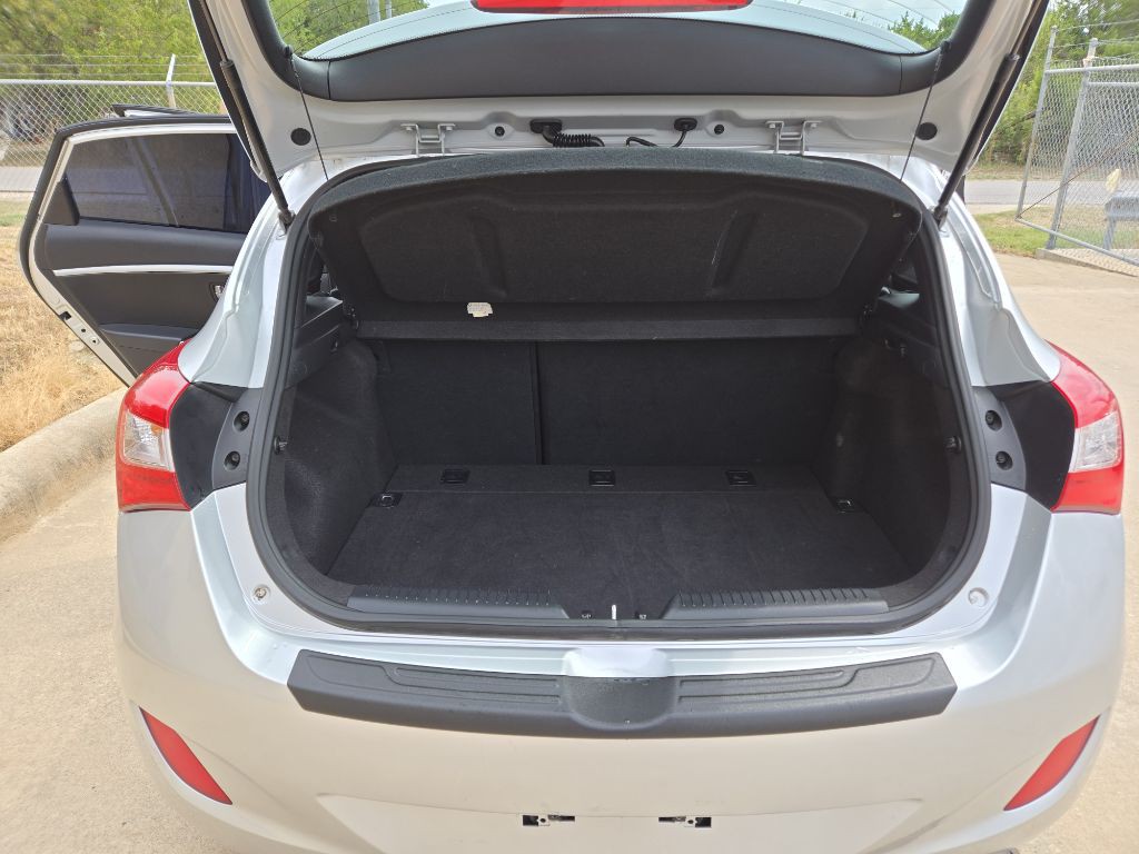 2016 Hyundai Elantra Image 13