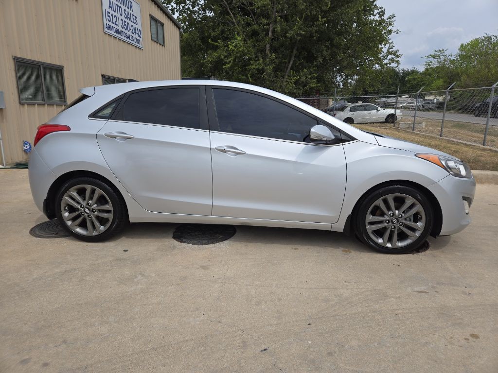 2016 Hyundai Elantra Image 2