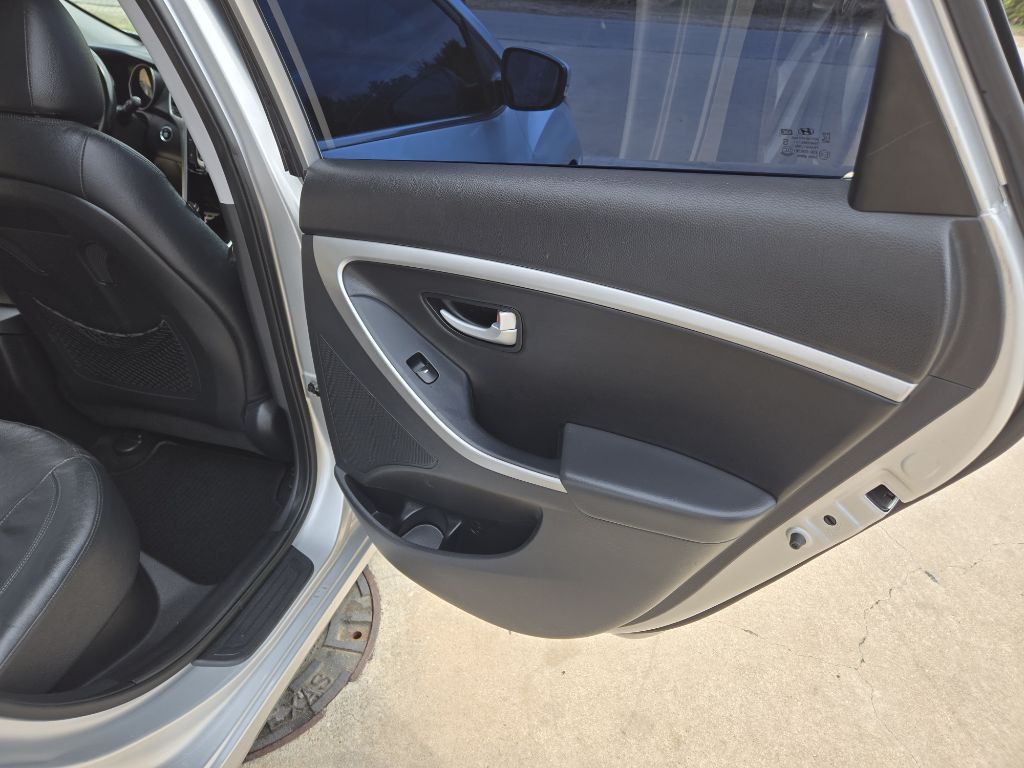 2016 Hyundai Elantra Image 14
